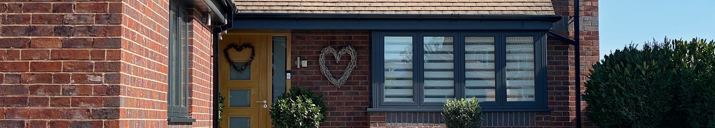 Fensterbänke aus Aluminium für sie konfektioniert mit und ohne Antidröhnstreifen