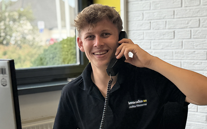 Kötter + Siefker Azubi für Kaufleute im E-Commerce am Telefon