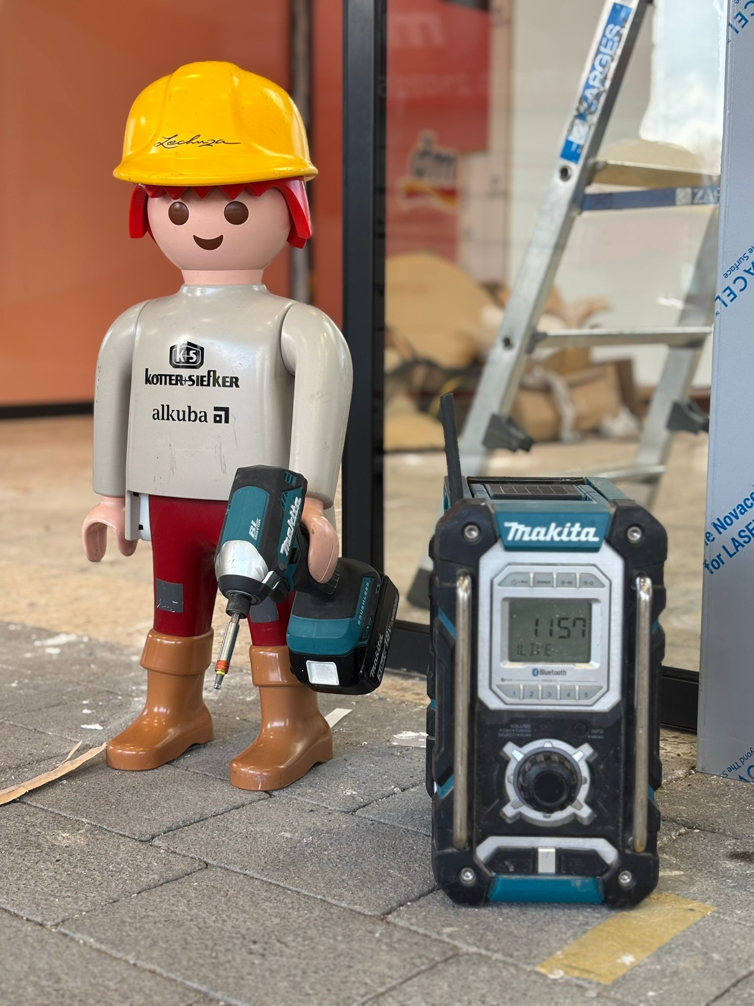Wartung und Inbetriebnahme automatischer Türanlagen mit professioneller Messtechnik.